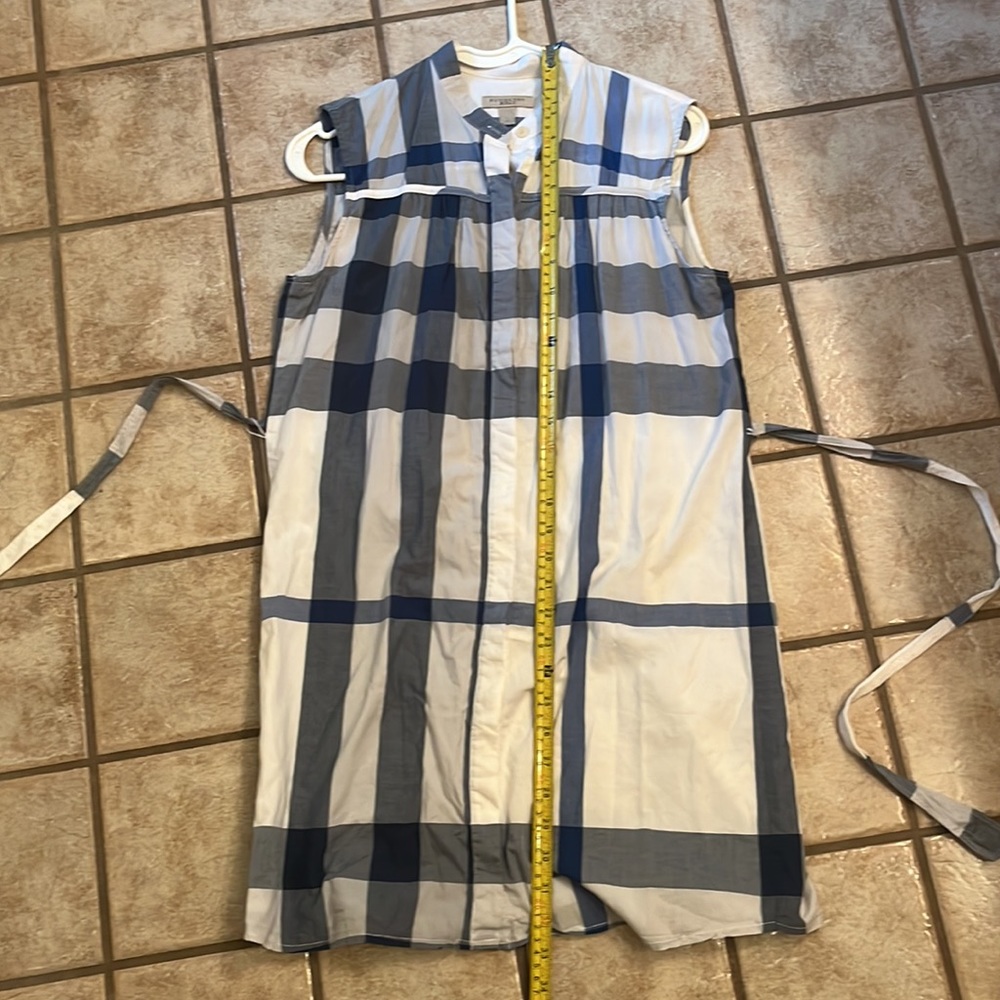 Sleeveless Burberry dress - Picture 9 of 10
